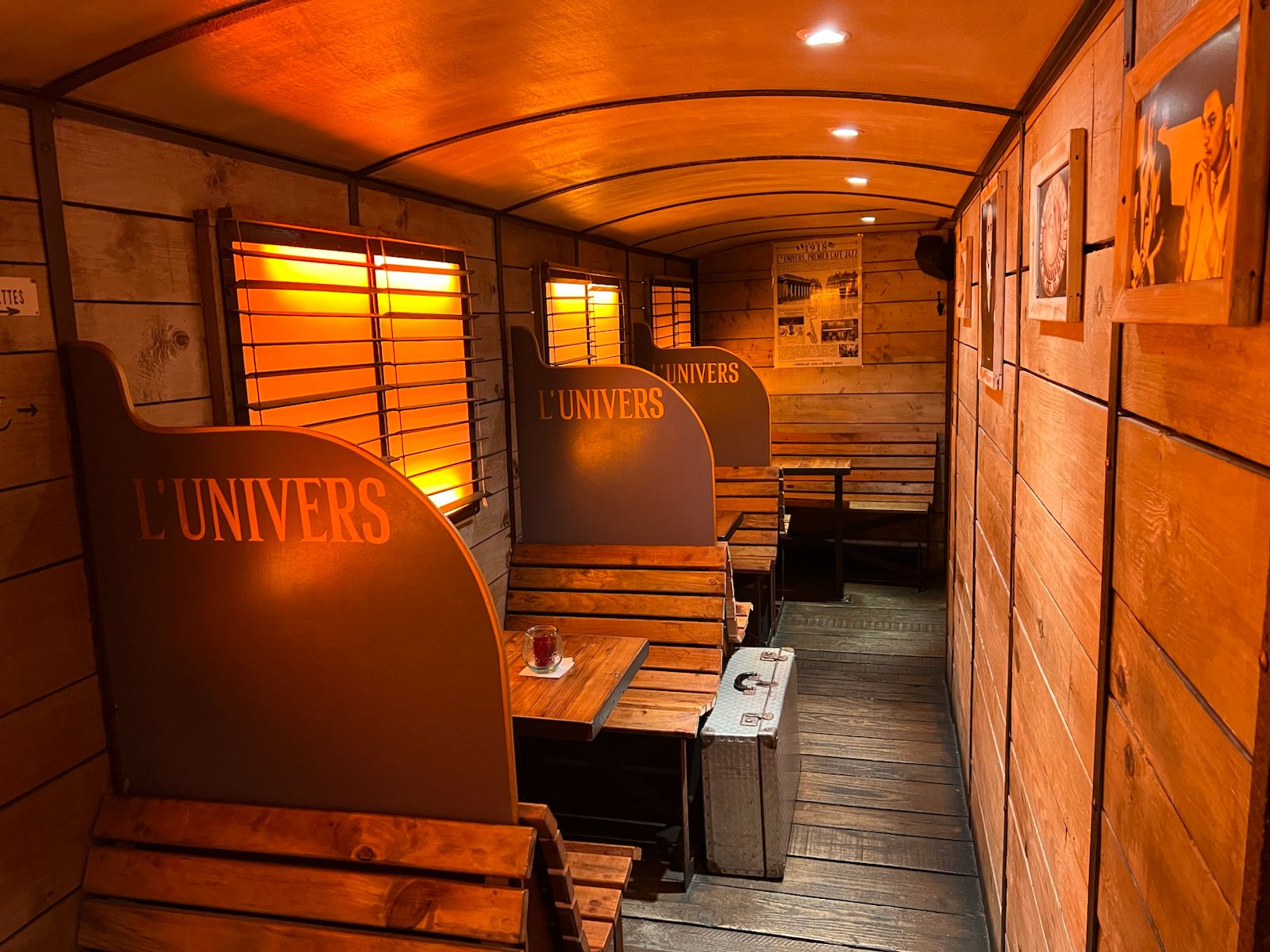 décor wagon 1918 Univers Café Nantes, premier café jazz d’Europe